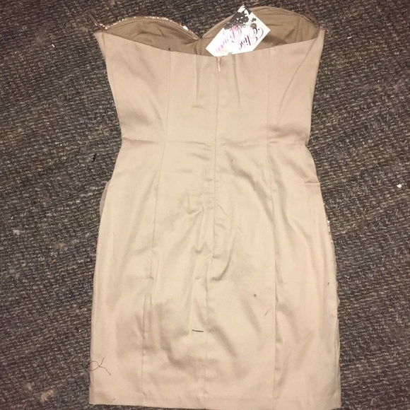 Dress - Picture 4 of 8